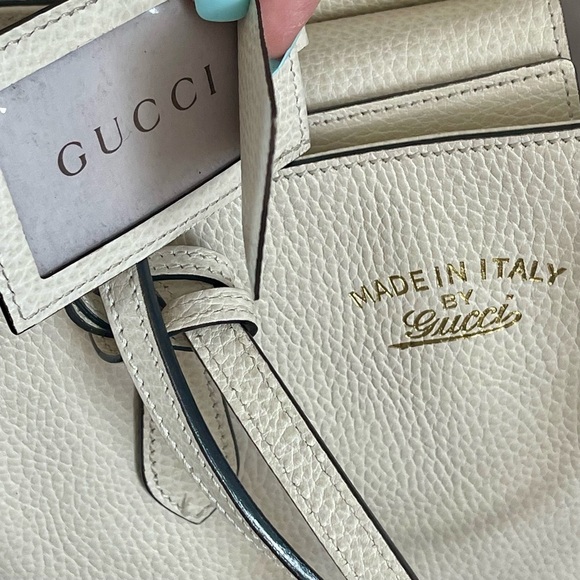 COAπβοΈGUCCI MED. SWING TOTEβοΈπW/GUCCI DustbagβοΈπSTUNNING bagβοΈCOA - Picture 5 of 16